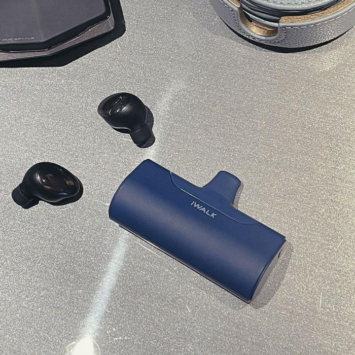 【iWALK】Type-C 四代 直插式口袋電源 行動電源(安卓專用) 午夜藍