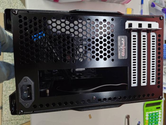 【ITX小機殼組合】技嘉 H610M K DDR4 + 上淇 primo P115EA 魔方 鋁殼 銀色 +SFX 300W (DIY自行組裝)
